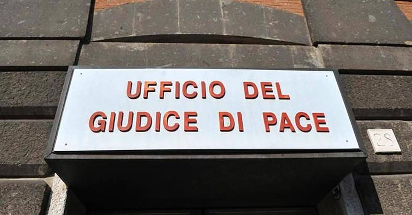 Toghe onorarie organizzate con lavoro a tempo pieno o parziale