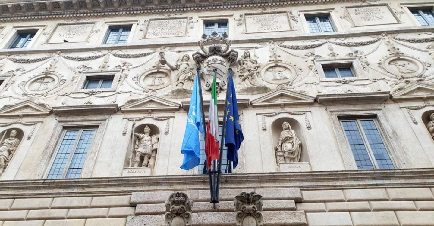 Milano, legittimi i limiti alla circolazione dei mezzi pesanti nell’area urbana